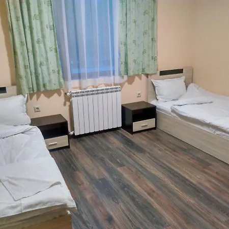 тратонзос Guest house Malko Turnovo